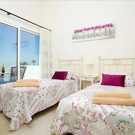 Willa Stunning Seaview Casa Tosco 5 Bedroom Pool Table Puerto del Carmen (Lanzarote)