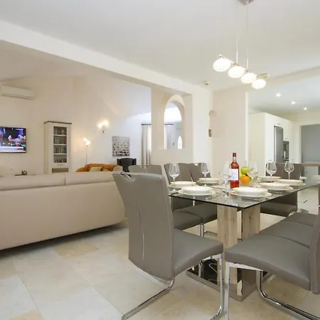 Stunning Seaview Casa Tosco 5 Bedroom Pool Table Overlooking Old Town Villa