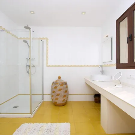 Stunning Seaview Casa Tosco 5 Bedroom Pool Table Villa Puerto del Carmen (Lanzarote)