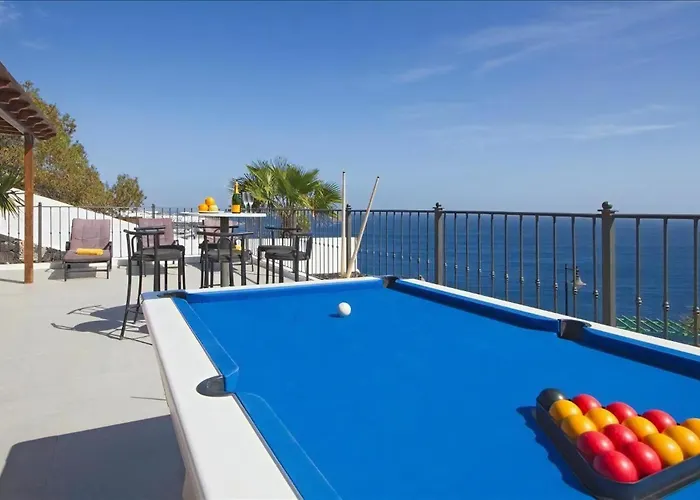 Stunning Seaview Casa Tosco 5 Bedroom Pool Table